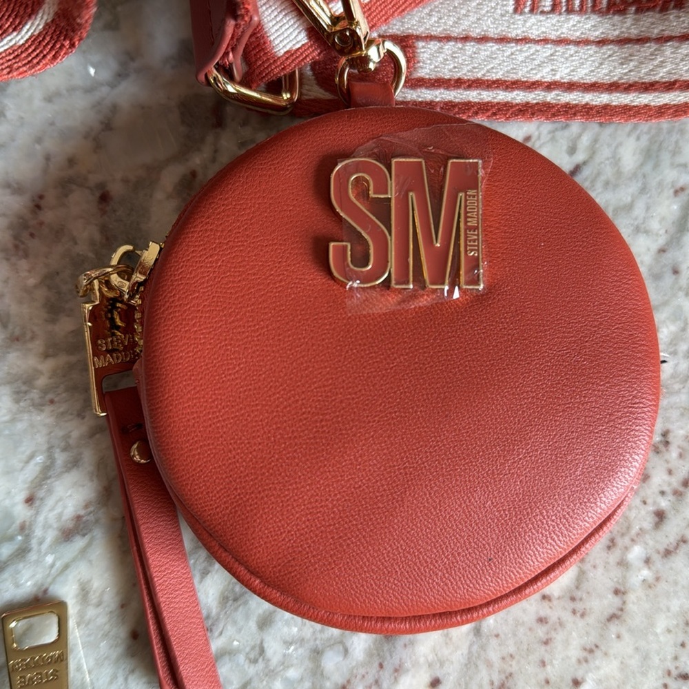 Steve Madden Crossbody - Picture 4 of 16
